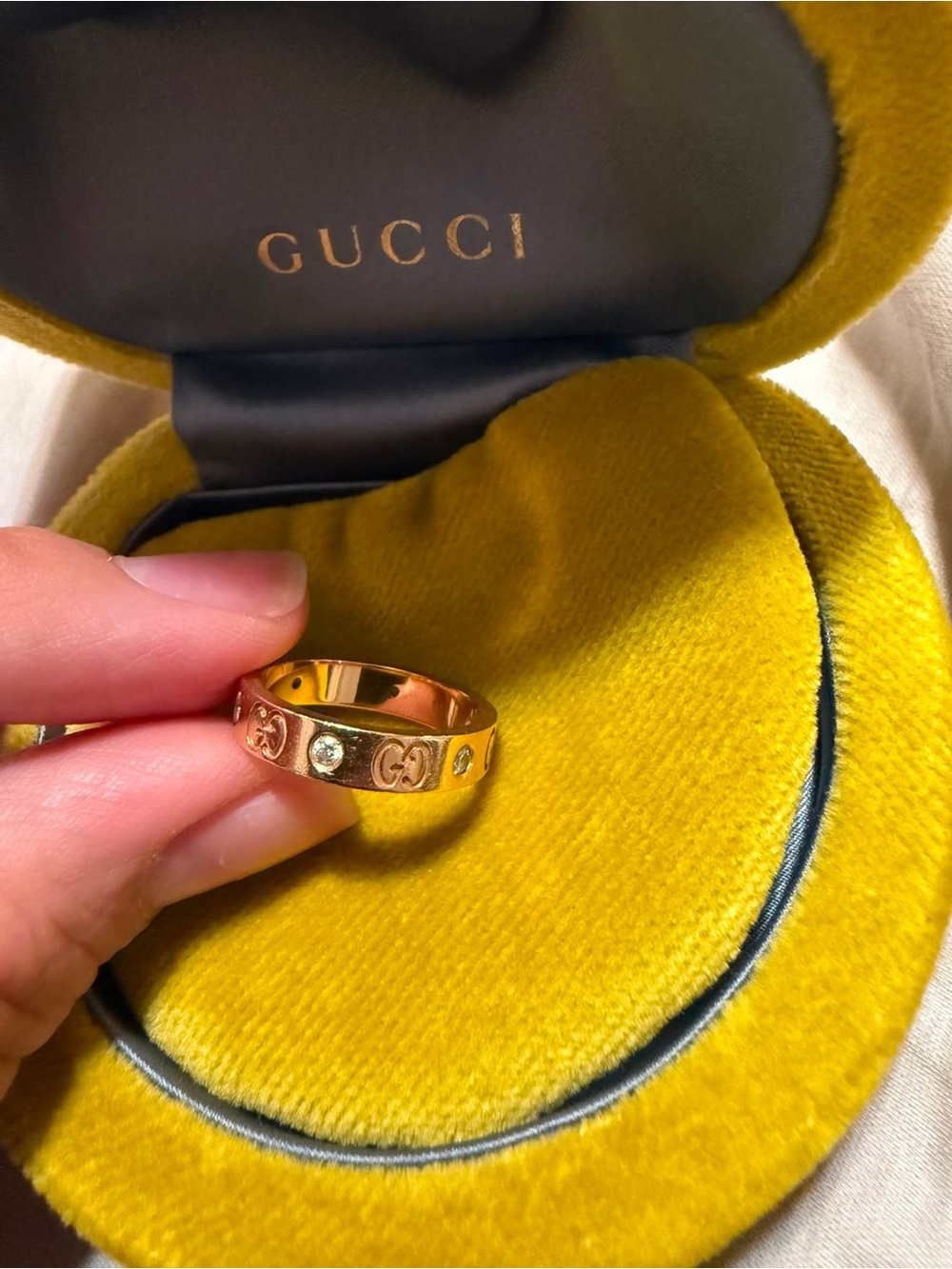 Gucci Gold Interlocking G Crystal Band Ring